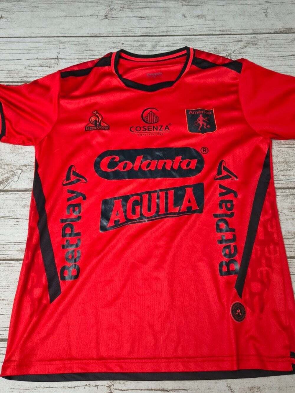 Le Coq Sportif America de Cali Soccer Jersey Mens Small Red Short Sleeve Shirt
